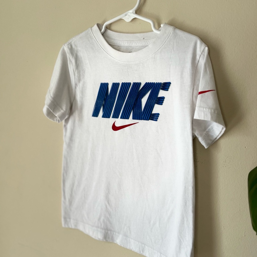Nike Kids White and Blue Graphic T-Shirt